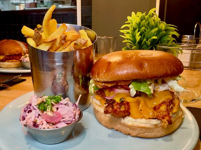 YOLO Suresnes Chicken cajun burger